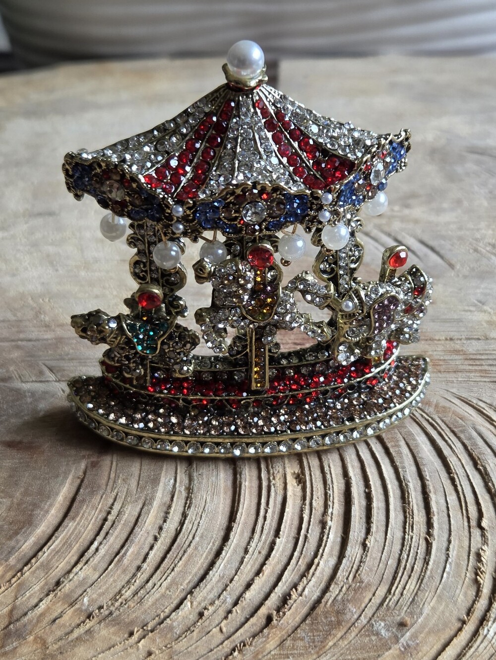 Statement Jeweled Carousel Brooch - Picture 4 of 6